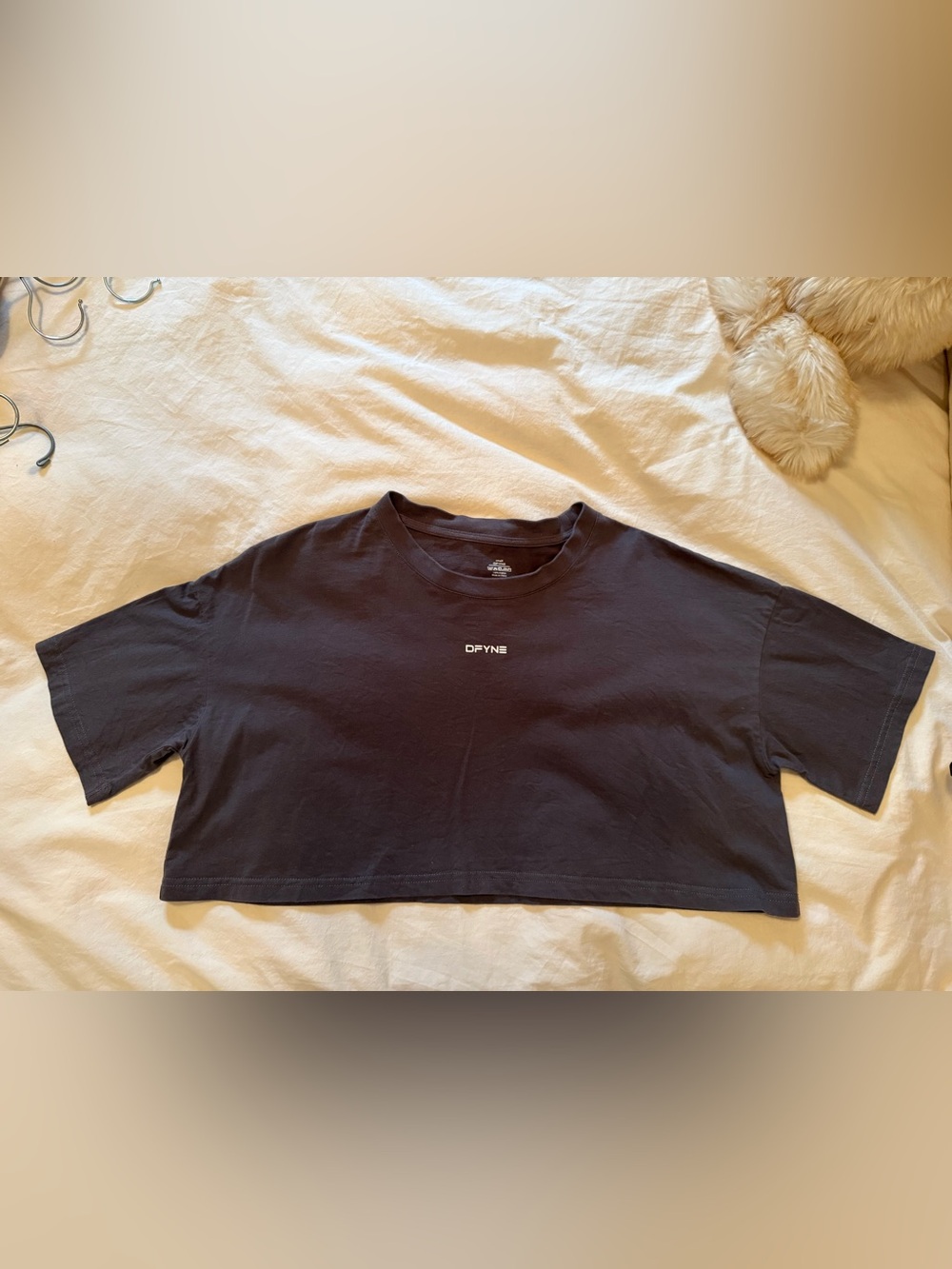 DFYNE Women's Black Cropped Logo Tee